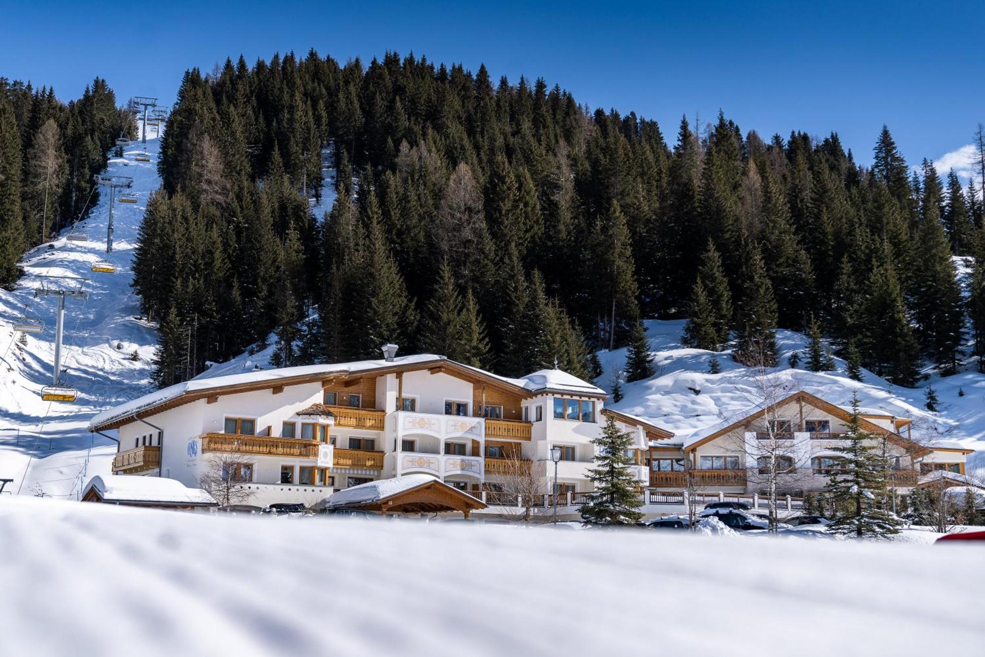 Hotel Costes Corvara In Badia Exterior photo