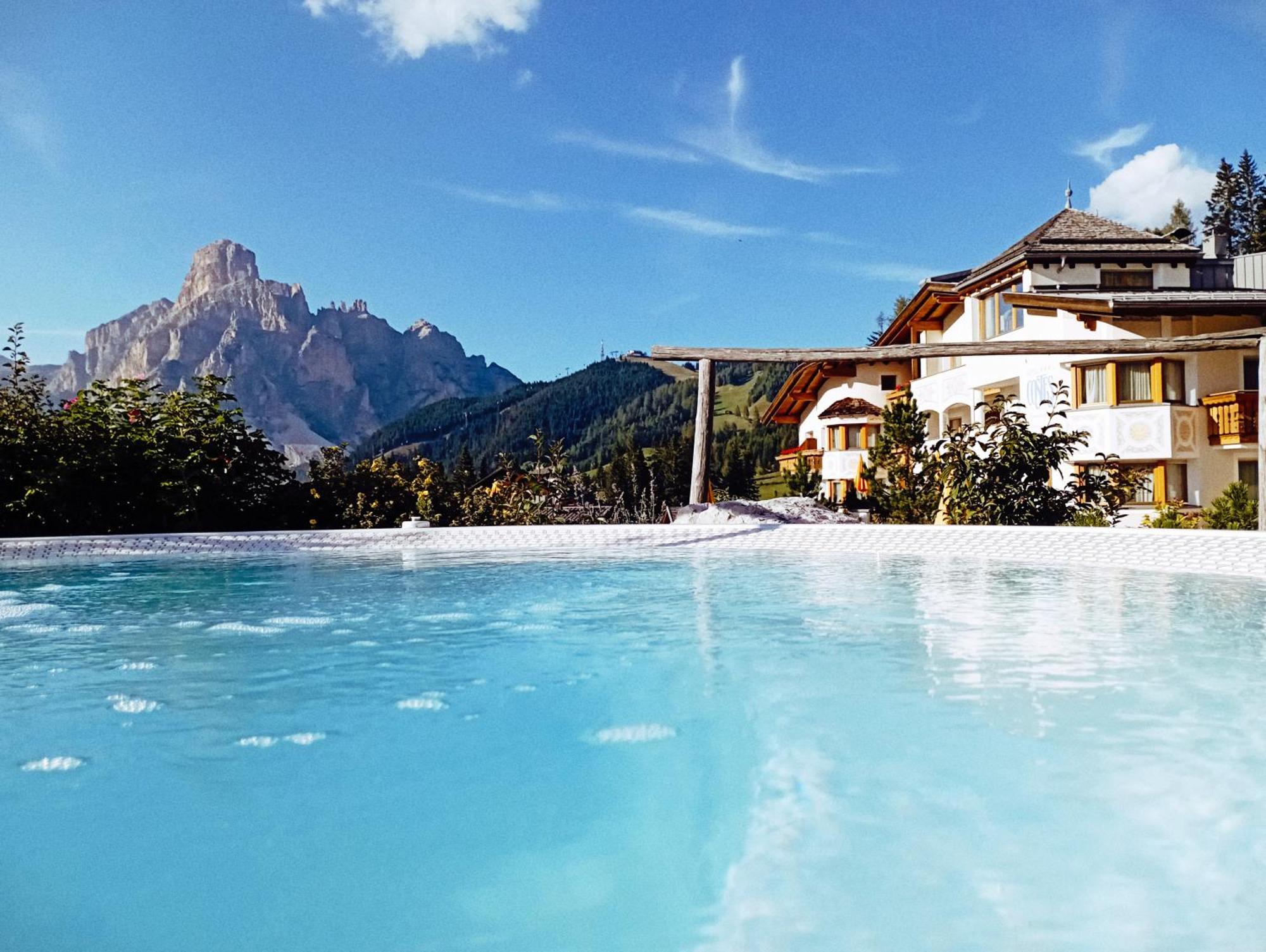 Hotel Costes Corvara In Badia Exterior photo